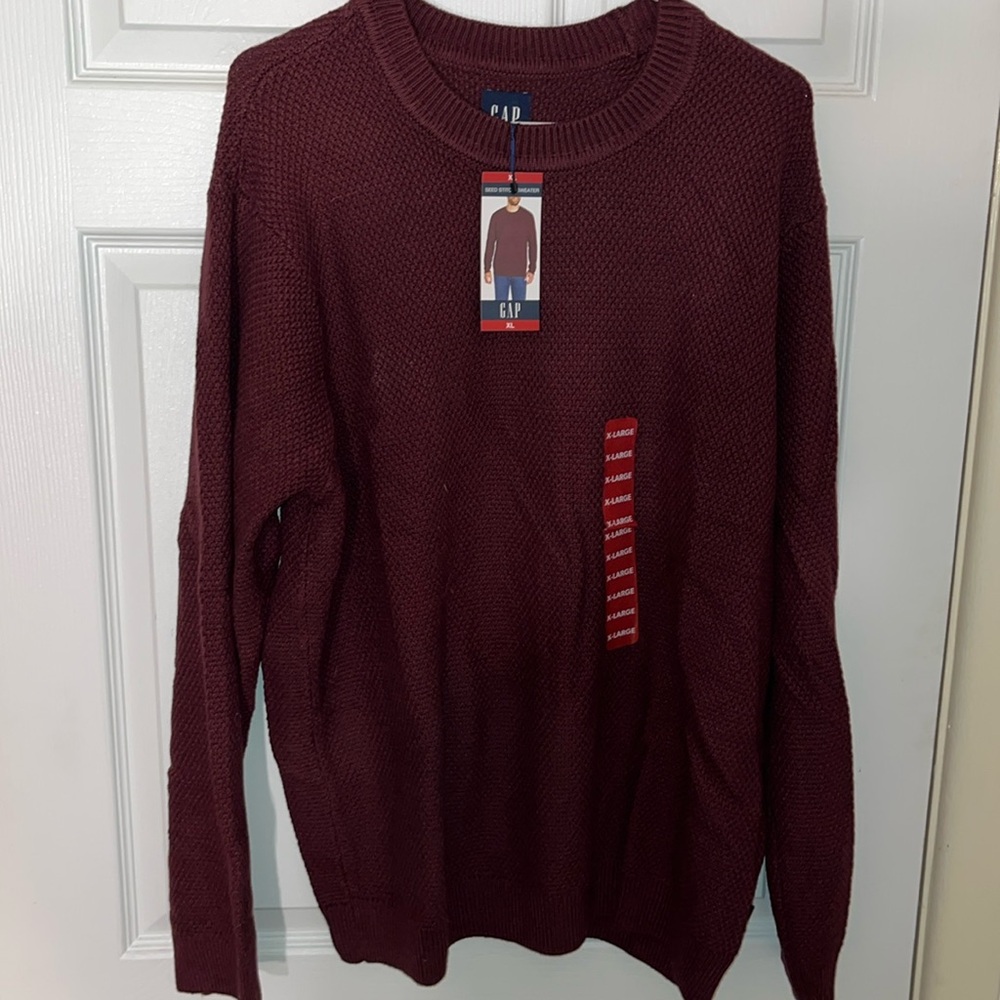 Gap sweater